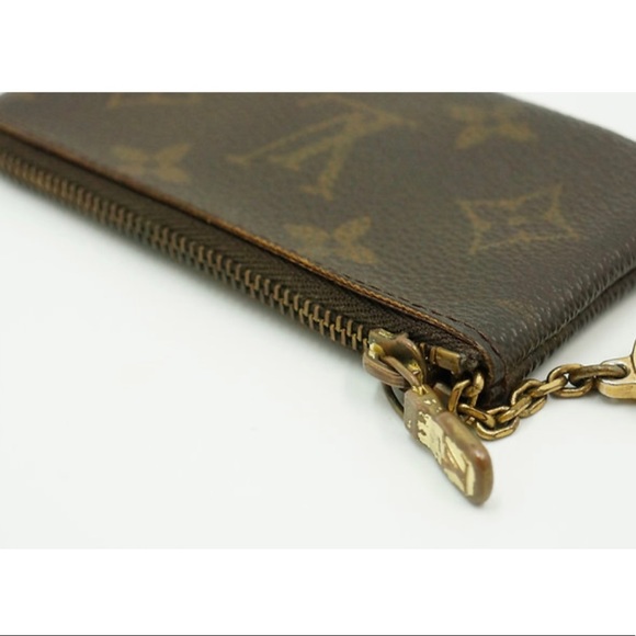 Louis Vuitton Monogram Key Pouch✨ - Picture 10 of 14